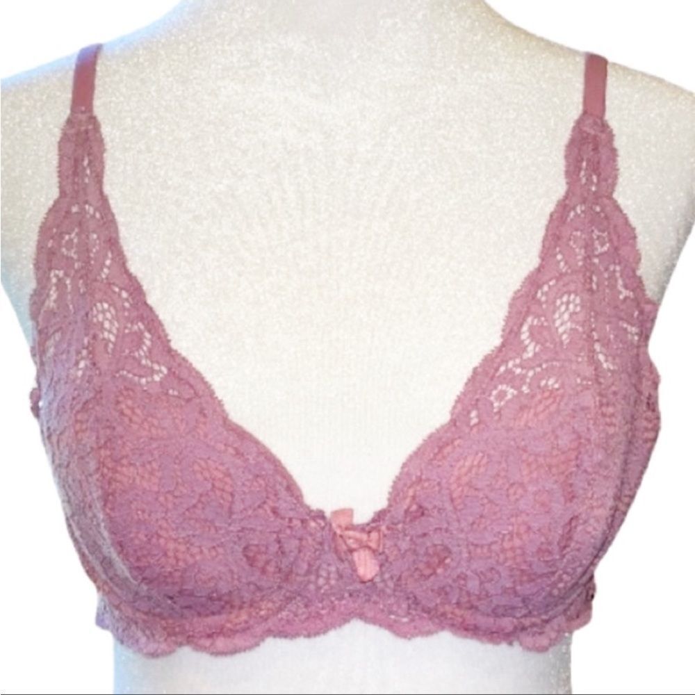 Victoria’s Secret pink lace bra